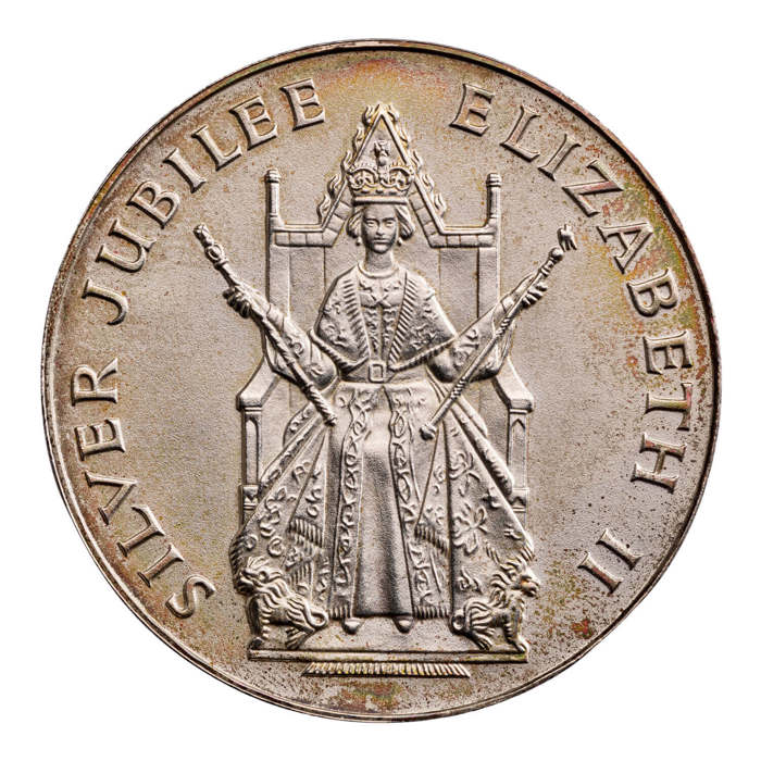 1977 Elizabeth II Jubilee Queen’s Award Medal 